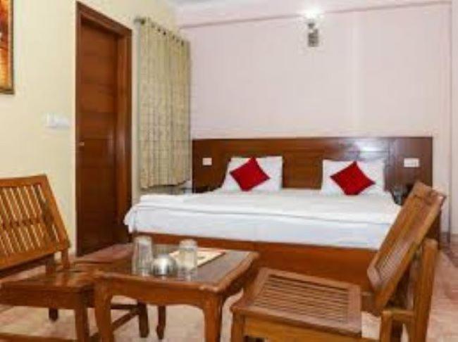 Indira International Inn New Delhi Bagian luar foto