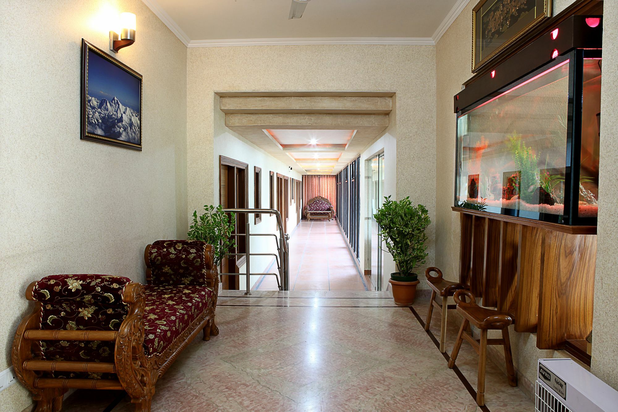 Indira International Inn New Delhi Bagian luar foto